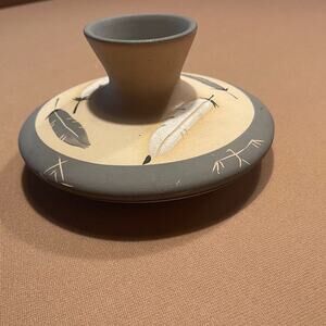 Pueblo native american handpainted pottery vase signed 1985